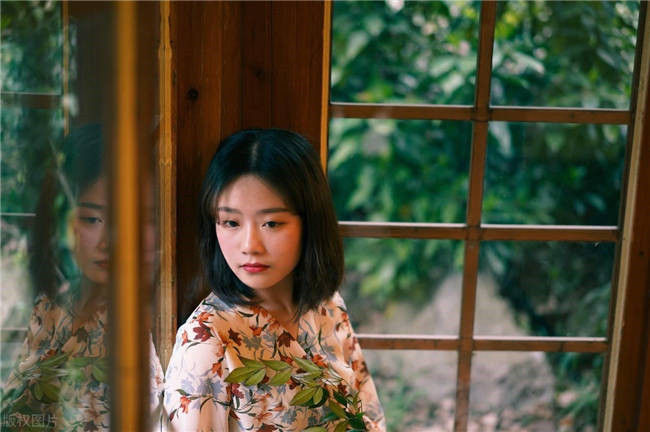 老铁,教你3招看穿女生是不是对你有好感!