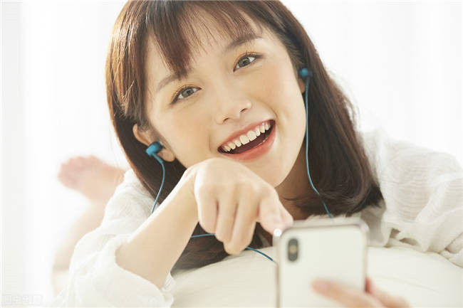 初次约会聊什么不冷场?老铁这3招绝绝子!