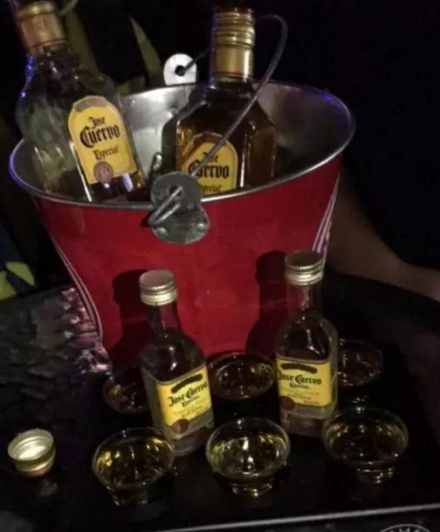 追女生聊天实战恋爱案例:闺蜜满分日记(上):眼看又搬来一箱酒,谁才是最终的猎物? 追女生聊天实战恋爱案例:闺蜜满分日记(上):眼看又搬来一箱酒,谁才是最终的猎物?