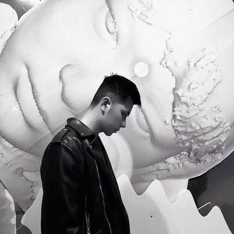 泡妞追女生聊天案例-那个驾驶阿斯顿马丁的小姐姐,半夜将我扛进了她家 泡妞追女生聊天案例-那个驾驶阿斯顿马丁的小姐姐,半夜将我扛进了她家