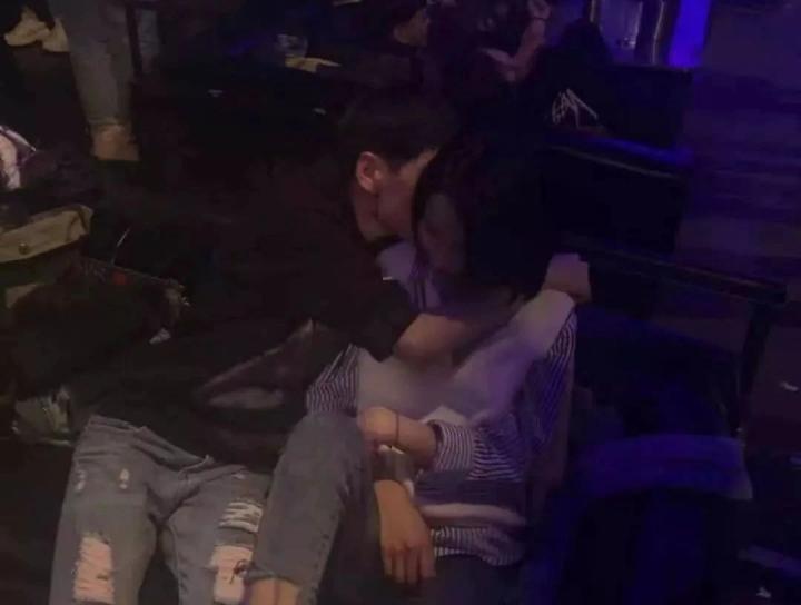 追女生聊天约会实战：夜店1v5的悲惨经历！