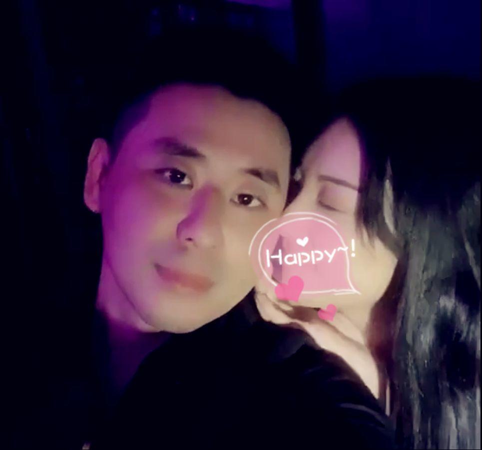 把妹实战约会案例：2女争1男,九眼桥那晚我被长腿小姐姐疯狂kiss-撩妹世界|免费书籍在线阅读