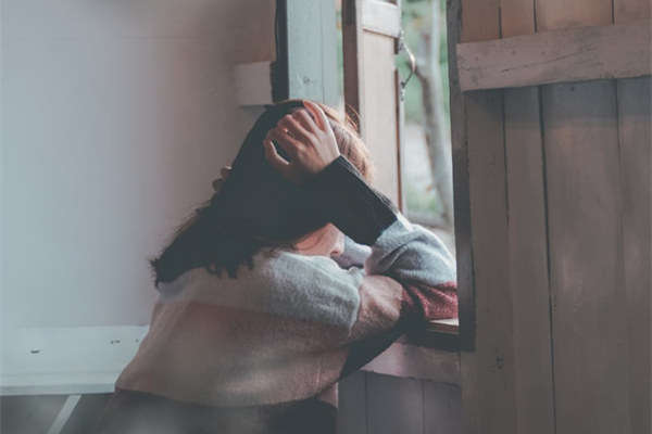 恋爱中感情出现问题怎么处理？怎样快速修复感情危机？