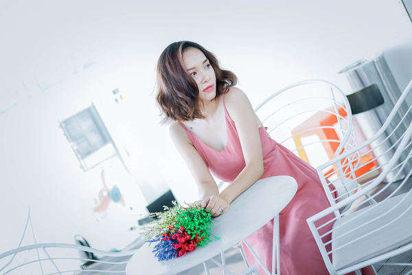 【百天泡妞记】上手最快的泡妞技巧，5招轻松邂逅女神！