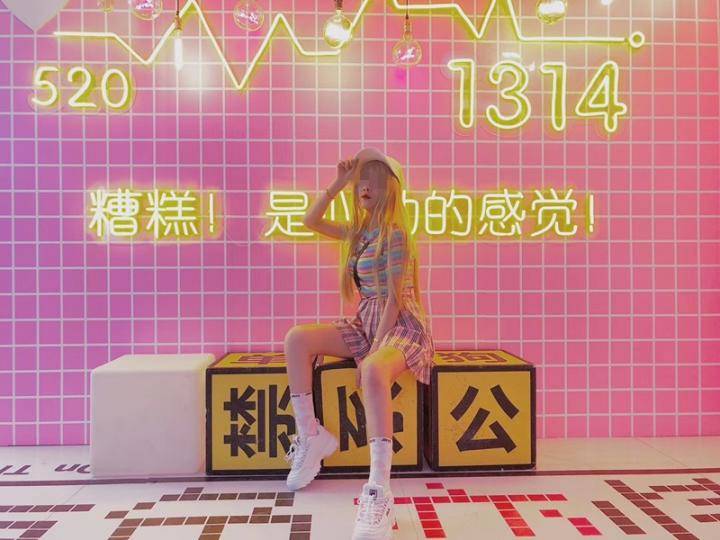 泡妞把妹真实约会聊天案例丨县城矮挫穷，快速吸引月薪2万女白领