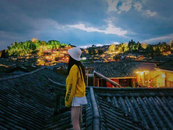 撩妹聊天技巧约会案例-半夜2点收到消息：“好久没感受过小哥哥的拥抱…”