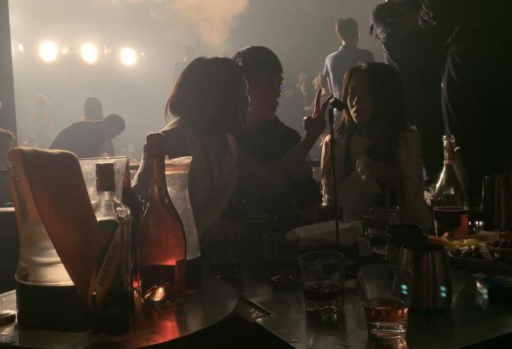 追女生聊天约会实战：夜店1v5的悲惨经历！-撩妹世界|免费书籍在线阅读