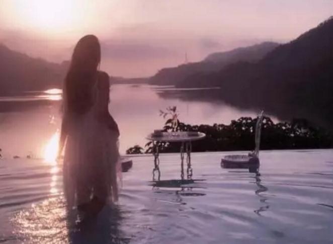 追女生聊天实战恋爱案例：闺蜜满分日记（上）：眼看又搬来一箱酒，谁才是最终的猎物？-撩妹世界|免费书籍在线阅读