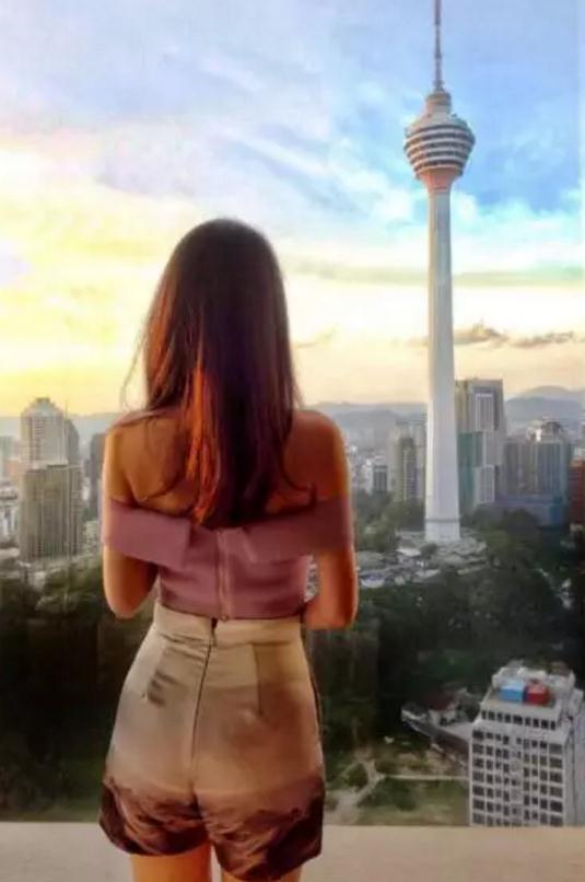 追女生聊天实战恋爱案例:闺蜜满分日记(上):眼看又搬来一箱酒,谁才是最终的猎物? 追女生聊天实战恋爱案例:闺蜜满分日记(上):眼看又搬来一箱酒,谁才是最终的猎物?