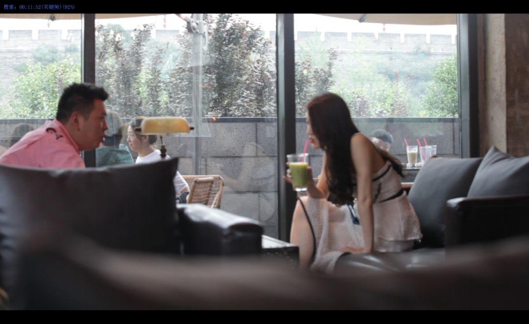 追女生约会实战聊天案例-深夜，混进女友的别墅中，才发现我们才认识不到一天。