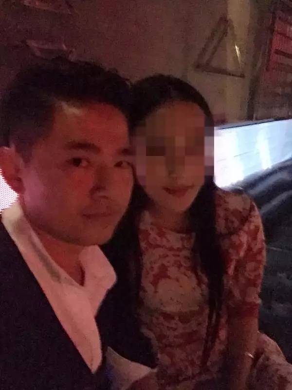 把妹泡妞案例-离婚大叔艳遇劈腿模特，关键时候我竟软了！