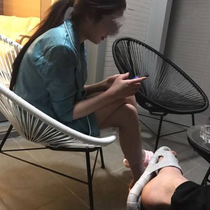 追女生聊天案例-爆乳长腿妹爱上屌丝天王