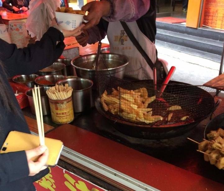 把妹实战聊天约会案例：丽江之旅，八天四段关系