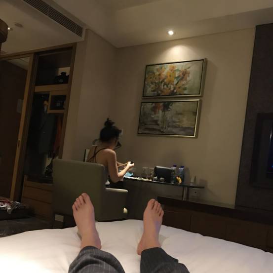 泡妞撩妹约会实战案例-睡服母女的绯红初体验 泡妞撩妹约会实战案例-睡服母女的绯红初体验