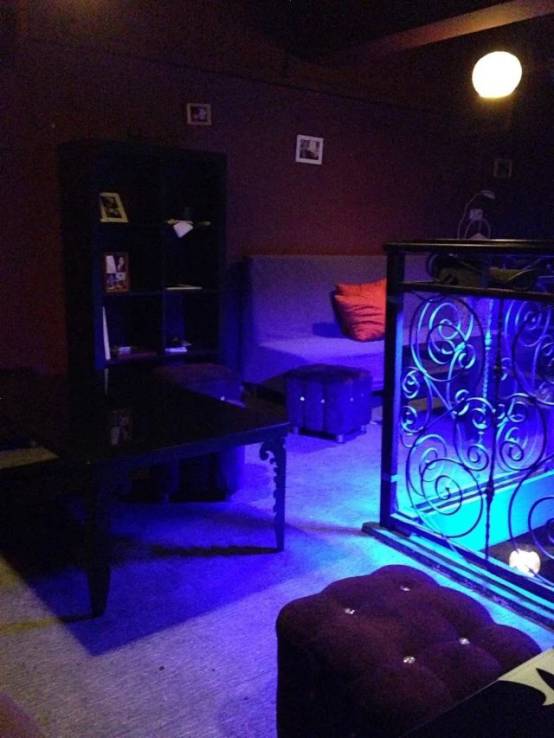 把妹泡妞案例-她知道自己迟早会死，所以活得恬不知耻