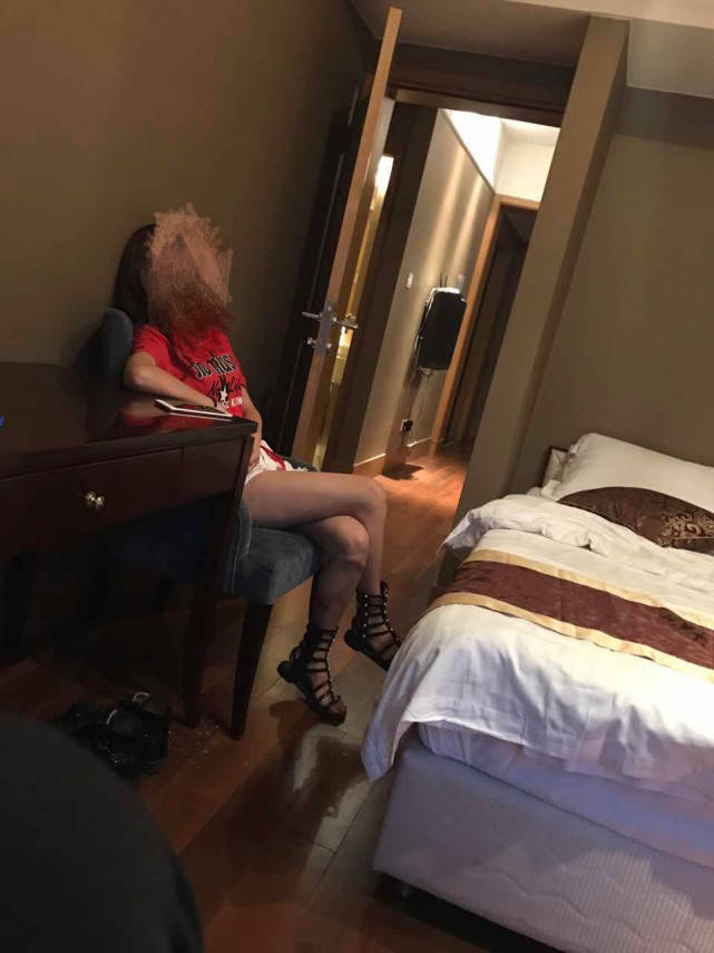 【探探怎么约女生】饶哥最正宗的“外卖方法”一日三女！