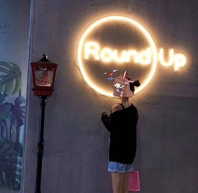 搭讪女生约会案例丨街搭冷酷小萝莉，却对我敞开内衣