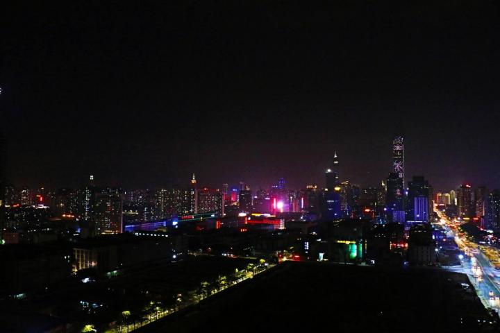 追女生约会聊天案例-从“网聊”到100层的天际酒廊，我和174的美女金融高管“热火燎原”