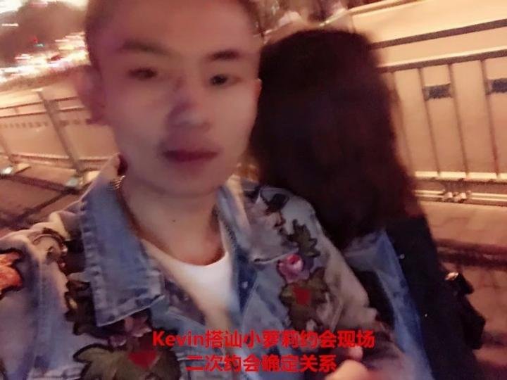 搭讪女生约会案例丨街搭冷酷小萝莉，却对我敞开内衣