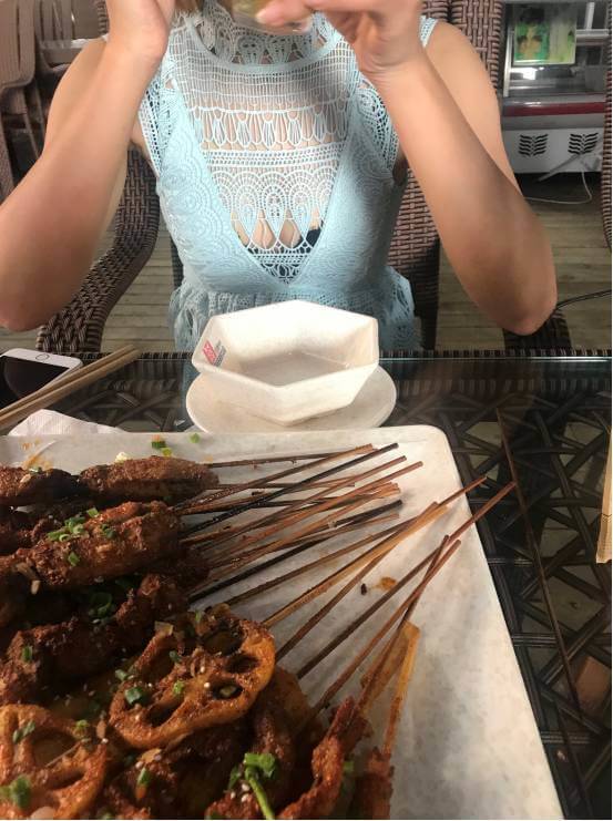 把妹泡妞案例-如何征服性感翘臀的办公室女郎？