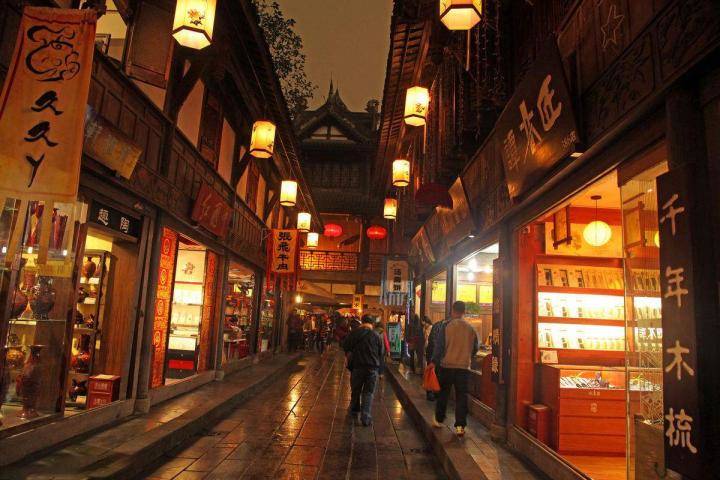 和女生约会气氛降至冰点,看我终极逆转案例!绝美夜色下与她相拥。 和女生约会气氛降至冰点,看我终极逆转案例!绝美夜色下与她相拥。