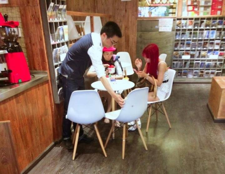 把妹实战聊天约会案例：丽江之旅，八天四段关系